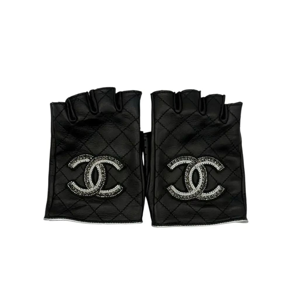 Chanel Quilted Lambskin Beaded CC Fingerless Gloves – Size 7½ – Rare!